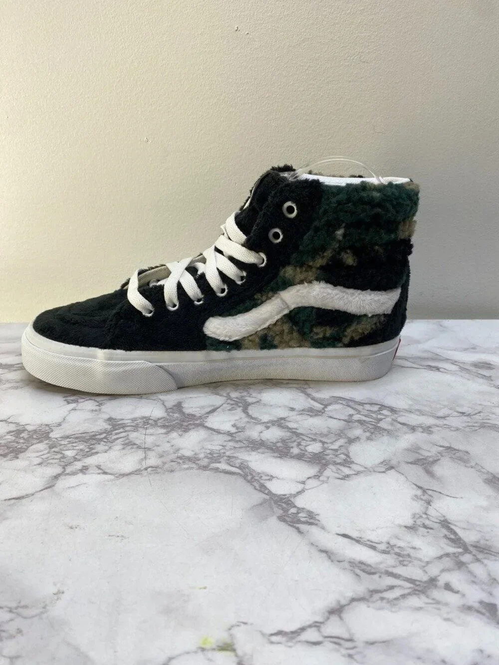 Van Off The Wall Men's Hi Sherpa Faux Fur High-Top Sneaker SZ 6